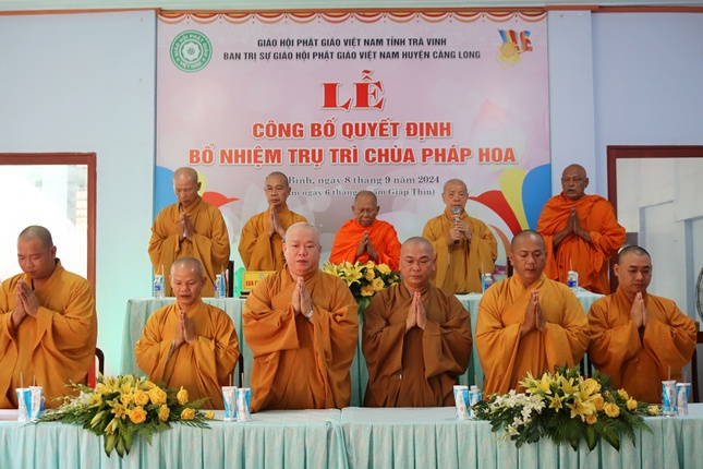 Chư tôn đức niệm Phật cầu gia hộ