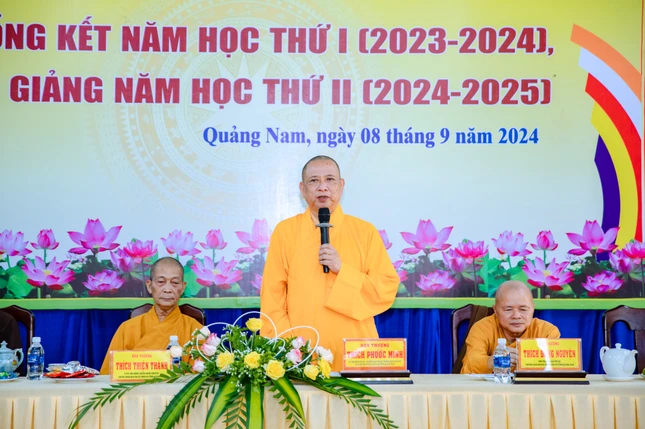 Hòa thượng Thích Phước Minh ban đạo từ
