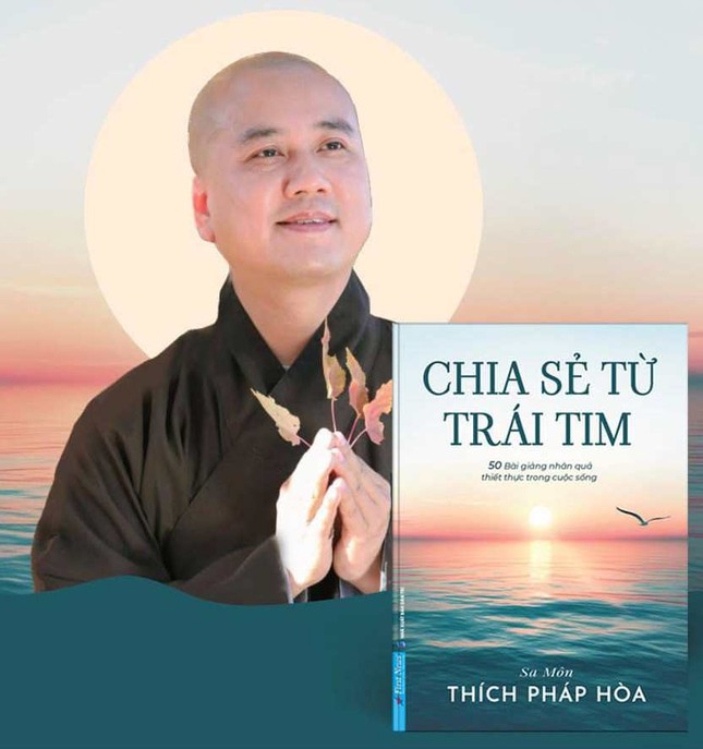 Thầy Thích Pháp Hòa - tác giả quyển sách “Chia sẻ từ trái tim” trích nhuận bút 100 triệu đồng hỗ trợ đồng bào vùng bão lũ tỉnh Thái Nguyên và Yên Bái