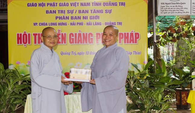 Sư cô Thích nữ Tuệ Định đạt giải ba hội thi Sư cô Thích nữ Tuệ Định đạt giải ba hội thi