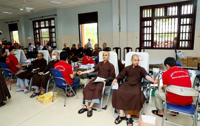 “Mỗi giọt máu cho đi, một cuộc đời ở lại”