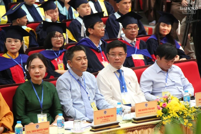 Đại biểu tham dự