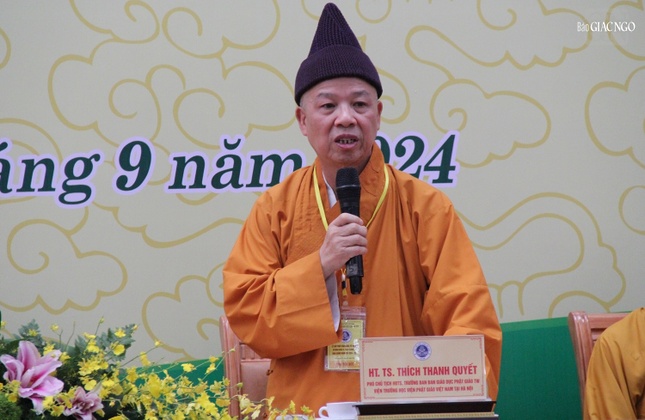 Hòa thượng Thích Thanh Quyết ban đạo từ Hòa thượng Thích Thanh Quyết ban đạo từ