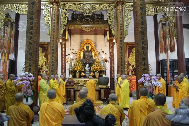 Quang cảnh buổi lễ Quang cảnh buổi lễ