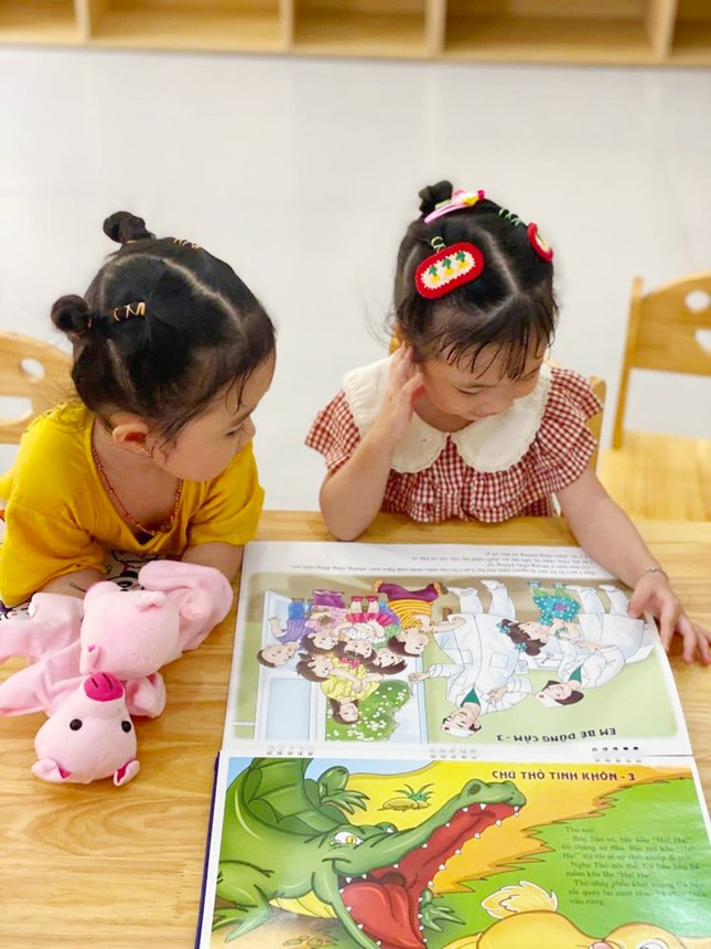 Đọc sách - Ảnh: LTN