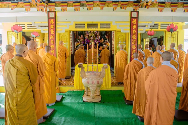 Buổi tập trung sám tụng Bồ-tát giới của chư Tăng Ni tại H.Củ Chi