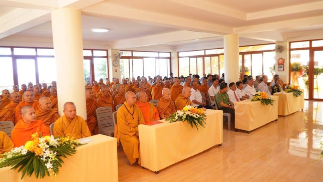 Chư tôn đức, đại biểu tham dư