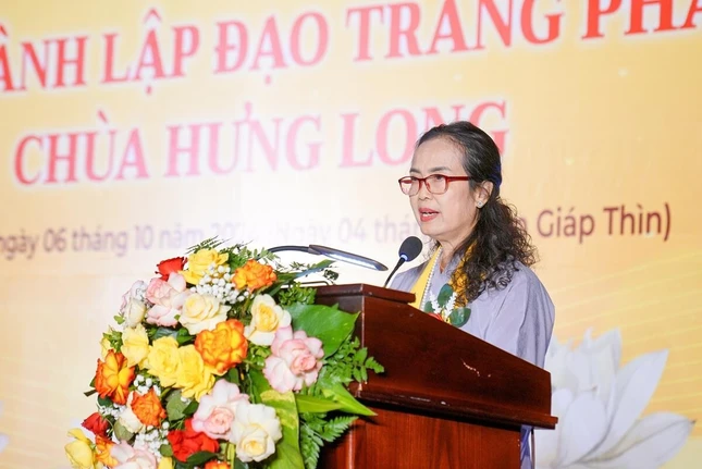 Đại diện Đạo tràng Pháp Hoa chùa Hưng Long báo cáo quá trình tu học Đại diện Đạo tràng Pháp Hoa chùa Hưng Long báo cáo quá trình tu học