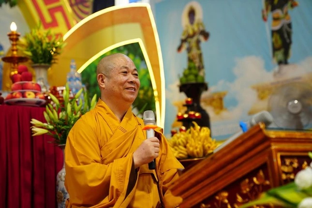 Hòa thượng Thích Thọ Lạc thuyết giảng