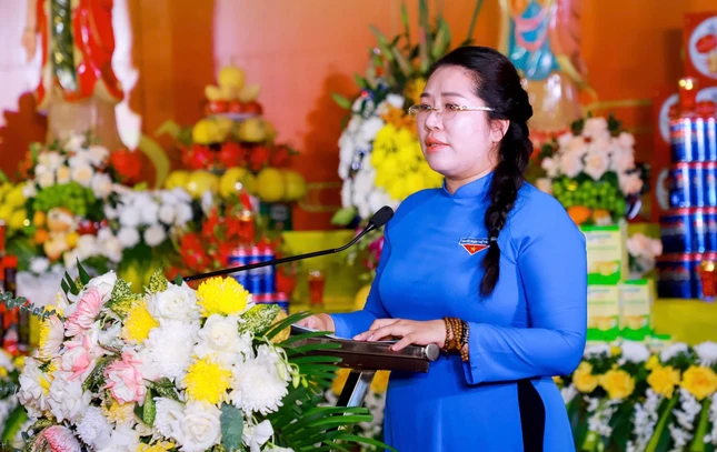 Bí thư Tỉnh đoàn Nghệ An Nguyễn Thị Phương Thúy phát biểu khai mạc Bí thư Tỉnh đoàn Nghệ An Nguyễn Thị Phương Thúy phát biểu khai mạc