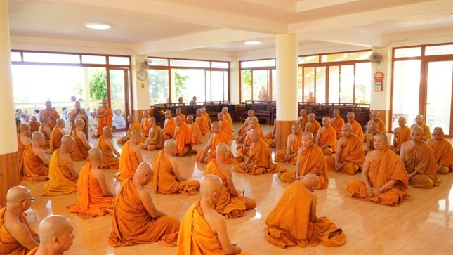 Đại diện chư hành giả dâng lời cảm tưởng