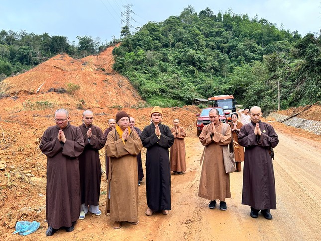 Thời kinh cầu nguyện các nạn nhân bị thiệt mạng và mất tích tại suối Khuổi Ngọa, xã Ca Thành, H.Nguyên Bình, tỉnh Cao Bằng