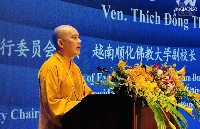 Trong bài tham luận được trình bày tại phiên thảo luận Tâm linh và bình an nội tại, Thượng tọa Thích Đồng Thành, Ủy viên Hội đồng Trị sự, Phó Viện trưởng Học viện Phật giáo VN tại Huế đề nghị, ngoài các chính sách ngoại giao, nhà lãnh đạo các quốc gia cần chú trọng đến tịnh hóa tâm hồn, góp phần kiến tạo hòa bình trong thời đại hôm nay