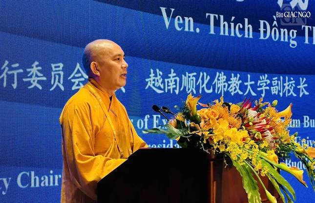 Trong bài tham luận được trình bày tại phiên thảo luận Tâm linh và bình an nội tại, Thượng tọa Thích Đồng Thành, Ủy viên Hội đồng Trị sự, Phó Viện trưởng Học viện Phật giáo VN tại Huế đề nghị, ngoài các chính sách ngoại giao, nhà lãnh đạo các quốc gia cần chú trọng đến tịnh hóa tâm hồn, góp phần kiến tạo hòa bình trong thời đại hôm nay