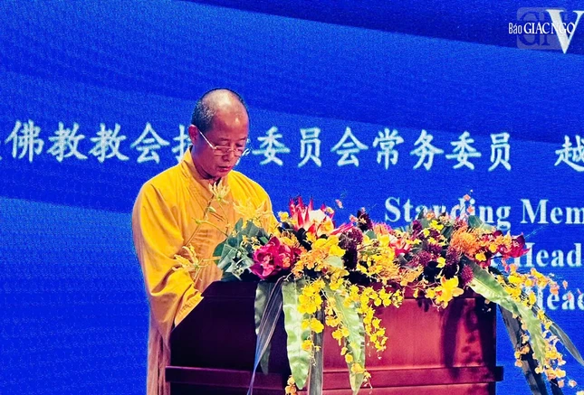 Ở phiên thảo luận về Từ thiện, Thượng tọa Thích Minh Nghiêm, Ủy viên Thường trực Hội đồng Trị sự, Phó Trưởng ban Thường trực Ban Từ thiện xã hội T.Ư chia sẻ về những hoạt động và thành tựu trong công tác an sinh xã hội của GHPGVN