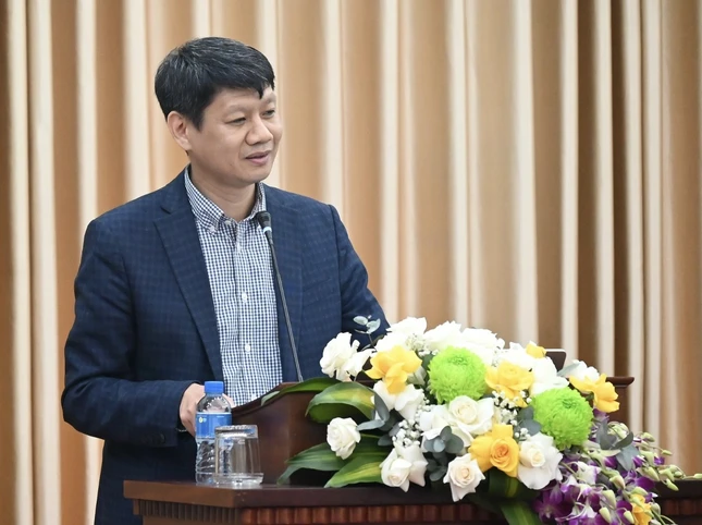 PGS.TS Nguyễn Tài Đông phát biểu đề dẫn