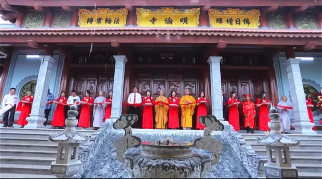 Cắt băng khánh thành ngôi đại hùng bảo điện chùa Minh Luân Cắt băng khánh thành ngôi đại hùng bảo điện chùa Minh Luân