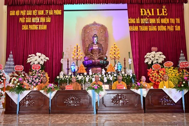 Chư tôn đức chứng minh buổi lễ