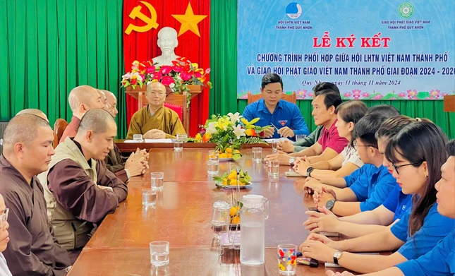 Quang cảnh buổi lễ ký kết Quang cảnh buổi lễ ký kết