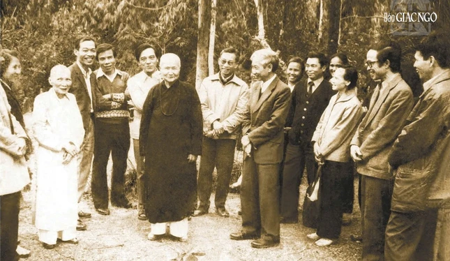 Sư bà Diệu Không và các nhân sĩ, trí thức người Việt tại Pháp