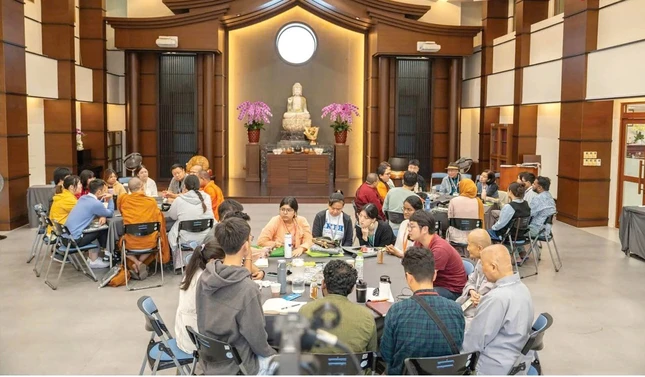 Chương trình Bồ-tát trẻ tuổi lần này được thiết kế với ba yếu tố cốt lõi: trau dồi trí tuệ, thực hành tâm linh và trải nghiệm thực tiễn