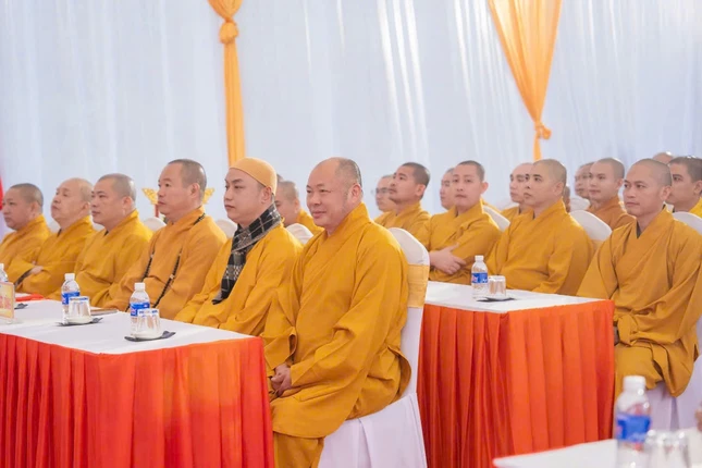 Chư tôn đức tham dự Chư tôn đức tham dự