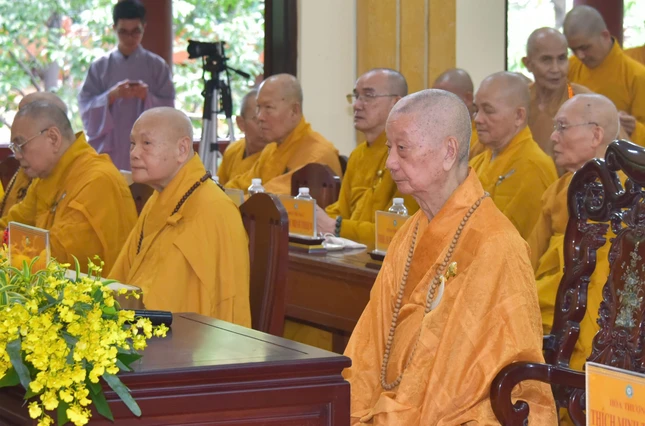 Đức Pháp chủ GHPGVN - Đại lão Hòa thượng Thích Trí Quảng; Trưởng lão Hòa thượng Thích Thiện Nhơn, Phó Pháp chủ, Chủ tịch Hội đồng Trị sự GHPGVN Đức Pháp chủ GHPGVN - Đại lão Hòa thượng Thích Trí Quảng; Trưởng lão Hòa thượng Thích Thiện Nhơn, Phó Pháp chủ, Chủ tịch Hội đồng Trị sự GHPGVN