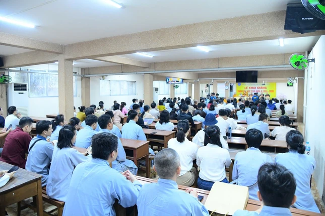 Quang cảnh buổi lễ khai giảng Quang cảnh buổi lễ khai giảng