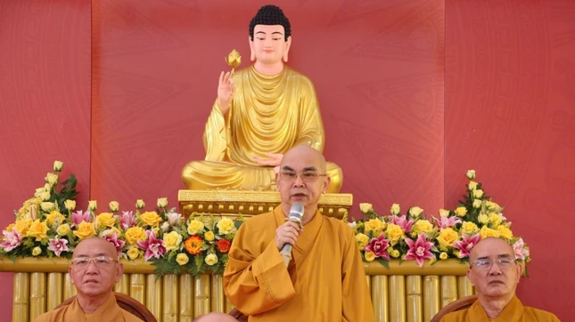 Thượng tọa Thích Tĩnh Cường ban đạo từ