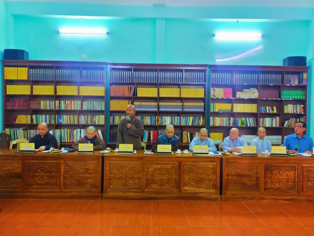 Chư Tăng phát biểu ý kiến