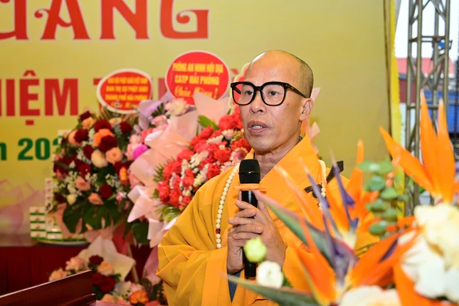 Thượng tọa Thích Tục Bách phát biểu