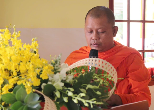 Đại đức Thạch Nhứt phát biểu chào mừng Đại đức Thạch Nhứt phát biểu chào mừng