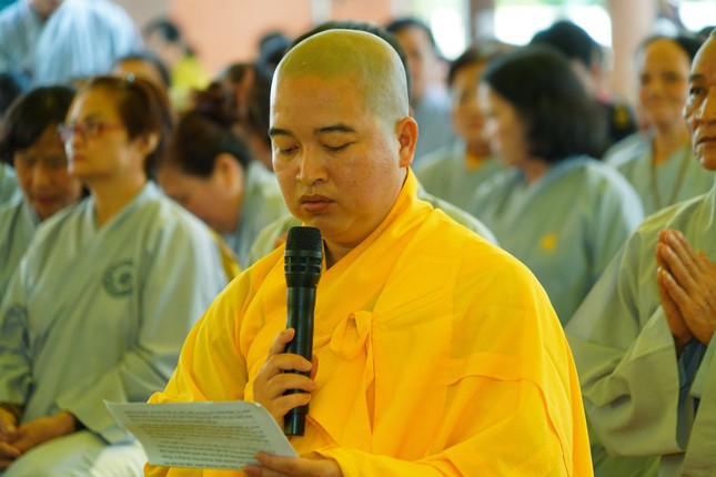 Đại đức Thích Chúc Châu, trụ trì chùa Hòa Lạc phát nguyện trùng tu ngôi bảo điện