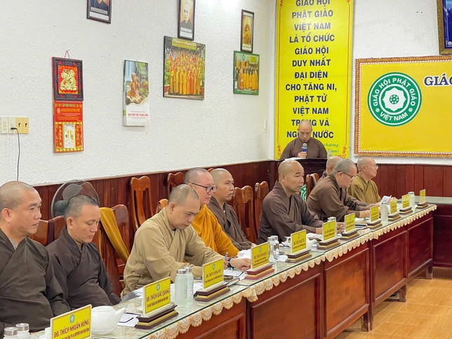 Đại đức Thích Quảng Thái triển khai các thông báo Đại đức Thích Quảng Thái triển khai các thông báo