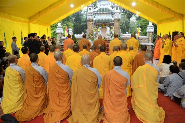 Khóa lễ tụng kinh, cầu nguyện tại bảo tháp Hòa thượng Thích Chánh Liêm