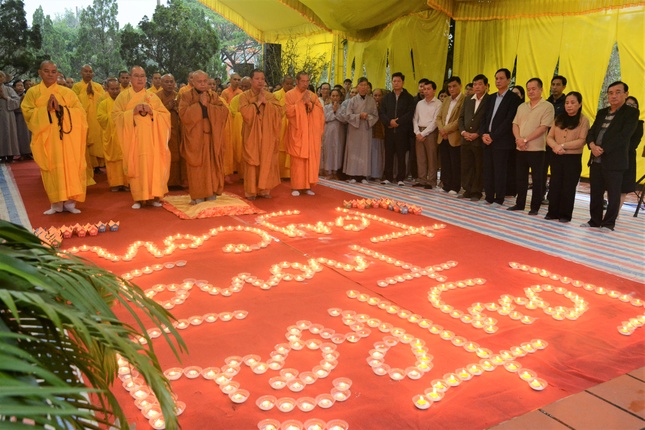 Thành kính tưởng niệm