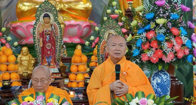 Hòa thượng Thích Đồng Quả ban đạo từ Hòa thượng Thích Đồng Quả ban đạo từ