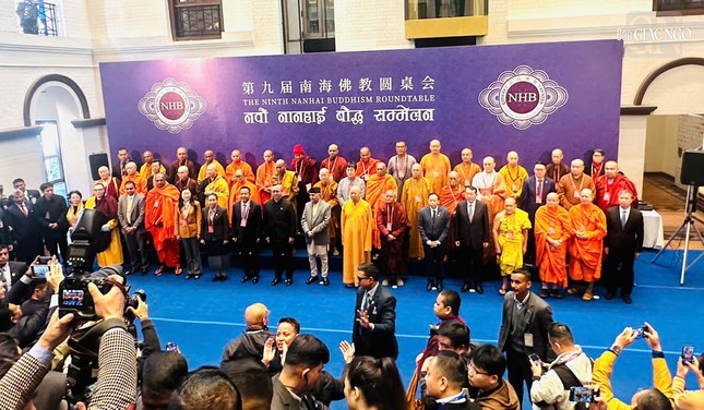 Lãnh đạo các đoàn tham dự chụp hình lưu niệm với Thủ tướng Nepal