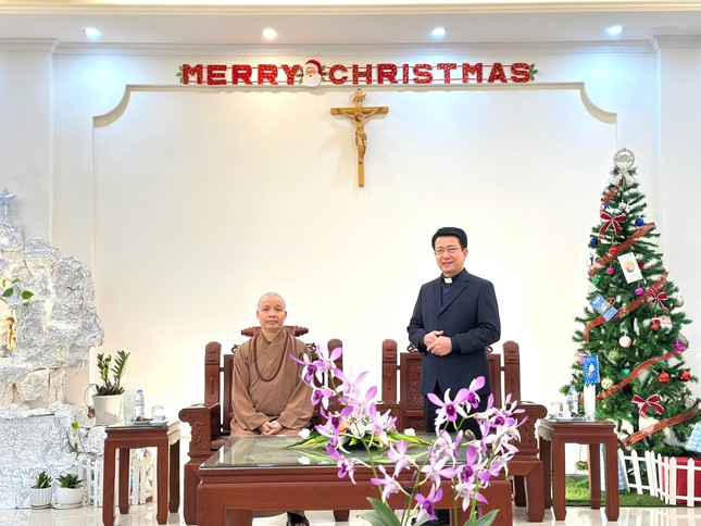 Đức Giám mục Phêrô Kiều Công Tùng đáp từ cảm ơn sự quan tâm của Ban Trị sự GHPGVN tỉnh Ninh Bình Đức Giám mục Phêrô Kiều Công Tùng đáp từ cảm ơn sự quan tâm của Ban Trị sự GHPGVN tỉnh Ninh Bình