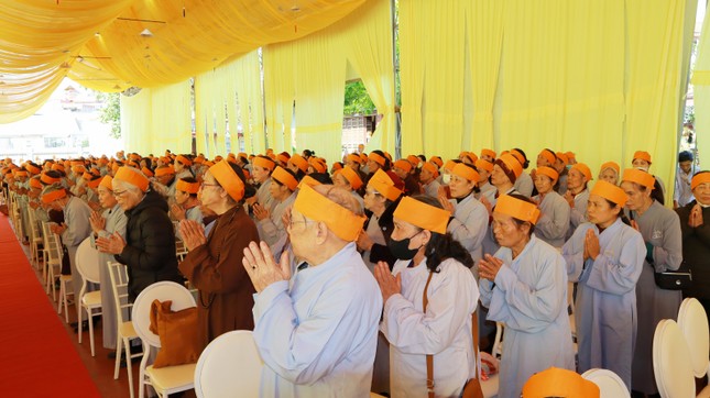 Phật tử dự lễ