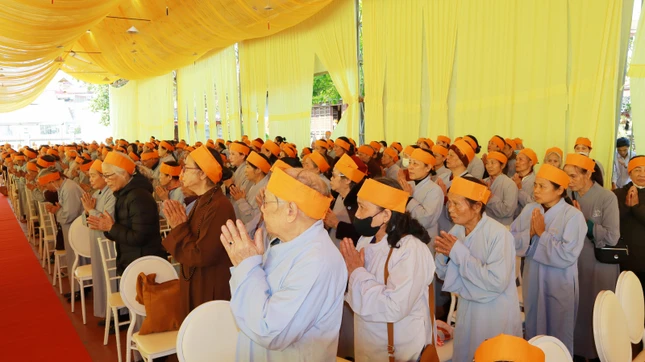 Phật tử dự lễ