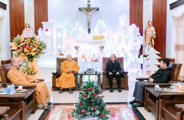 Giám mục Giuse Nguyễn Đức Cường đón tiếp đoàn Giám mục Giuse Nguyễn Đức Cường đón tiếp đoàn