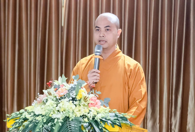 Đại đức Thích Nguyên Phong báo cáo tổng kết