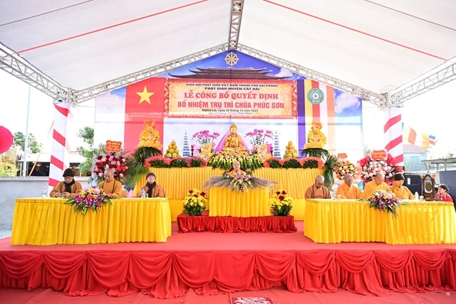 Chư tôn đức chứng minh buổi lễ