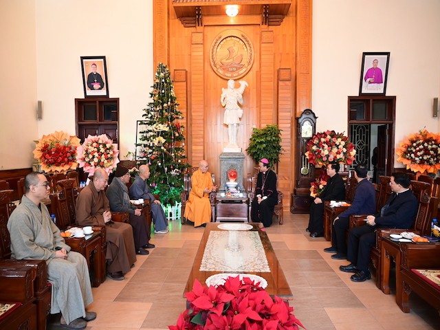 Quang cảnh buổi gặp mặt thân mật Quang cảnh buổi gặp mặt thân mật