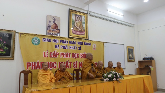 Hòa thượng Thích Giác Toàn ban đạo từ