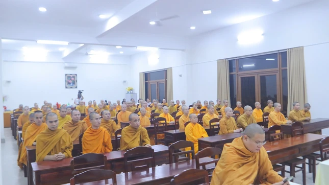 Tăng Ni sinh tham dự buổi lễ