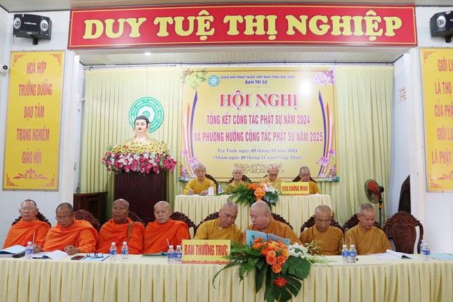 Chư tôn đức chứng minh hội nghị