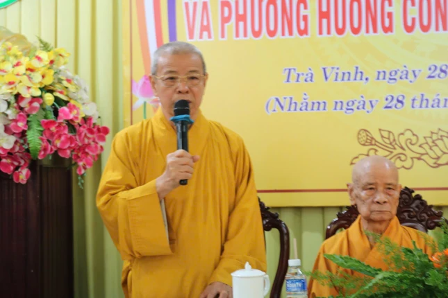 Hòa thượng Thích Trí Minh phát biểu chỉ đạo