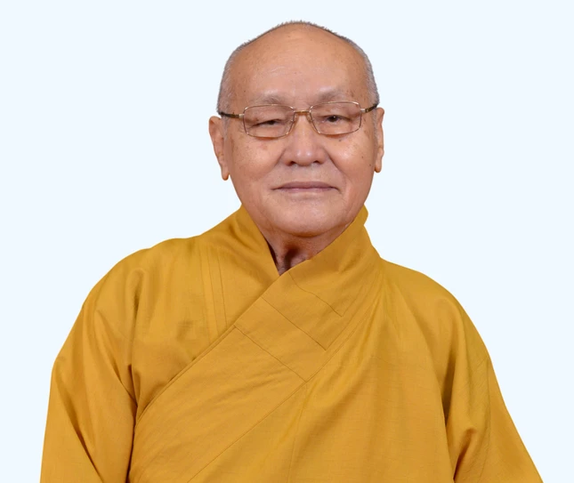 Trưởng lão Hòa thượng Thích Nhật Quang, Ủy viên Thường trực Hội đồng Chứng minh, Trưởng ban Quản trị Thiền phái Trúc Lâm VN, Học Tăng khóa I Phật học viện Huệ Nghiêm